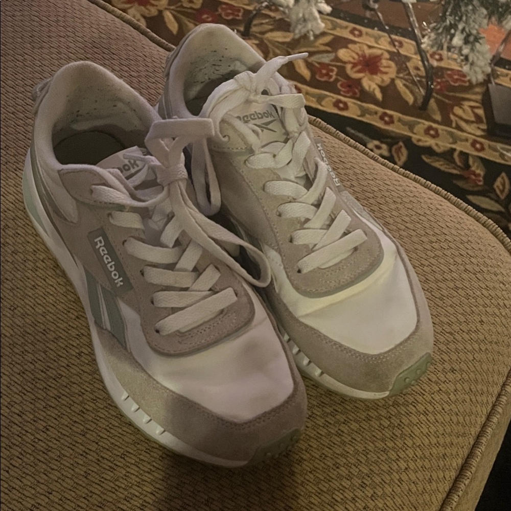 Reebok Woman’s Gray Sneakers
